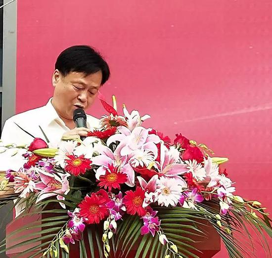 梁正(zheng)秘書長主(zhǔ)持開幕式(shi)